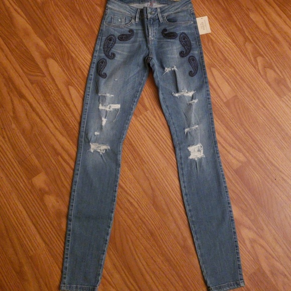 NEW GUESS BRITTNEY SKINNY JEANS SZ 27 - Picture 1 of 6